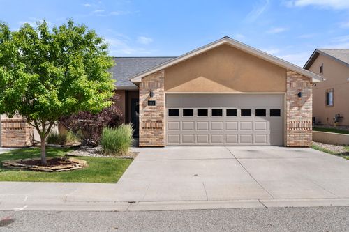 911 Pinyon Pl, Sheridan, WY, 82801-8324 | Card Image