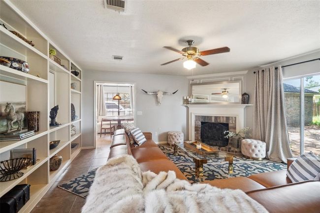 20407 Weald Way St, House other with 4 bedrooms, 3 bathrooms and 2 parking in Spring TX | Image 13
