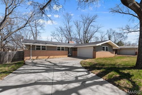 21 Graeler Dr, Saint Louis, MO, 63146-4938 | Card Image