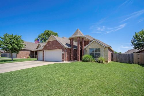 317 Stoneridge Dr, Moore, OK, 73160-6718 | Card Image
