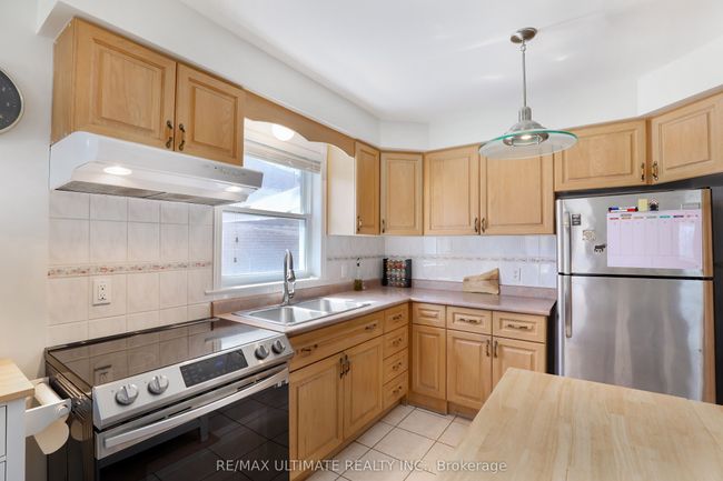 42 Marta Ave, House other with 3 bedrooms, 2 bathrooms and 1 parking in Scarborough ON | Image 10