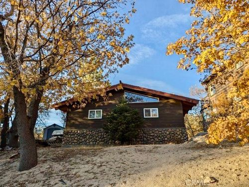 32996 Maple Ln, Green Valley Lake, CA, 92341 | Card Image