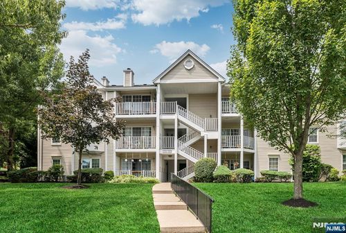 1126 Sycamore Ln, Mahwah, NJ, 07430-2344 | Card Image