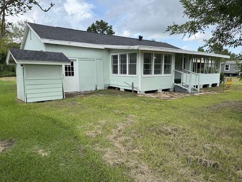 122 S Circle Dr, Liverpool, TX, 77577-9722 | Card Image
