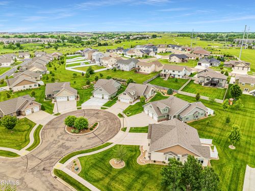 2818 Edgewood Cir, Bismarck, ND, 58503-5013 | Card Image