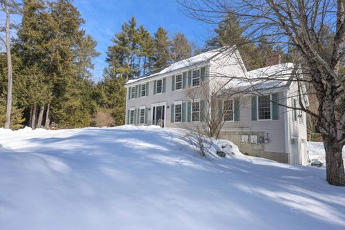 17 Erin Dr, Bow, NH, 03304-3908 | Card Image