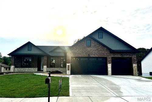 4515 Bruin Ln, Glen Carbon, IL, 62034-8501 | Card Image