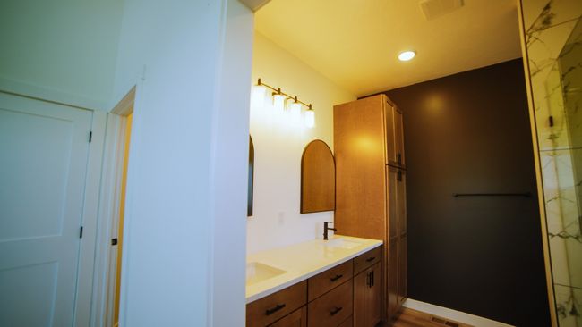 Full bath with double vanity | Image 33