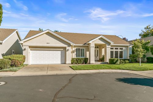 601 Summerwood Dr, Medford, OR, 97504-4335 | Card Image