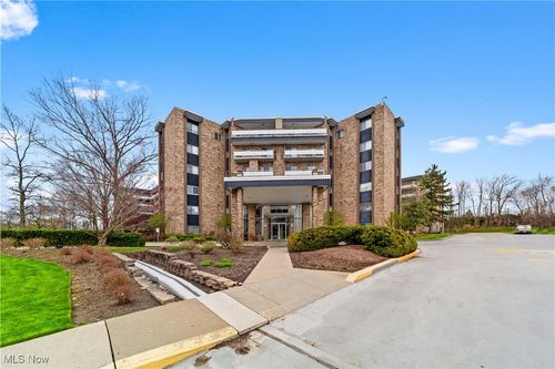 apt-524-2112 Acacia Park Dr, Lyndhurst, OH, 44124-3852 | Card Image