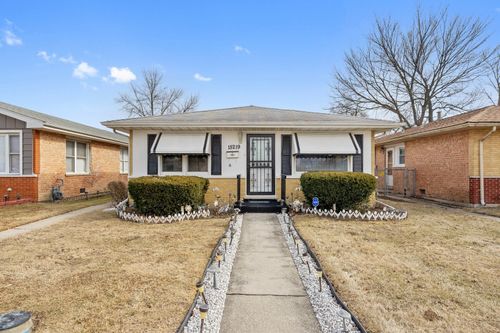 15219 6th Ave, Phoenix, IL, 60426-2626 | Card Image