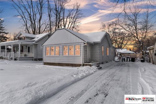 20019 Macarthur, Redford, MI, 48240-1152 | Card Image