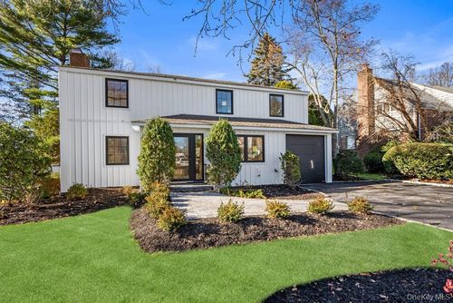 11 Entrance Rd, Roslyn Heights, NY, 11577-1505 | Card Image