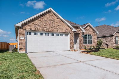 3403 Avary River Lane, House other with 4 bedrooms, 2 bathrooms and null parking in Richmond TX | Image 2