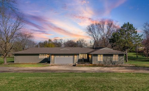 1902 Golf Dr, Mahomet, IL, 61853-9393 | Card Image