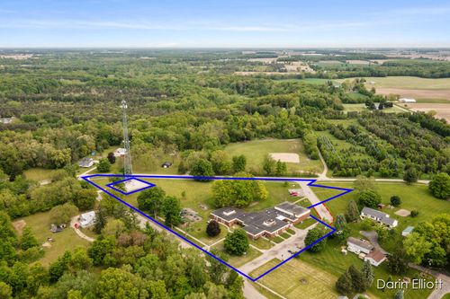 306 Russell St, Hubbardston, MI, 48845-9312 | Card Image