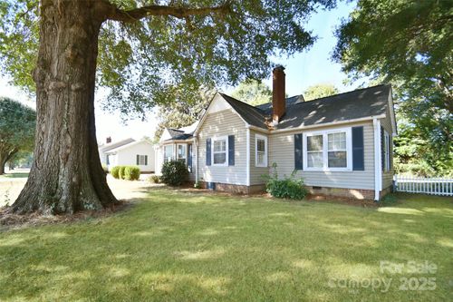 2602 Pennsylvania Ave, Kannapolis, NC, 28083-7225 | Card Image