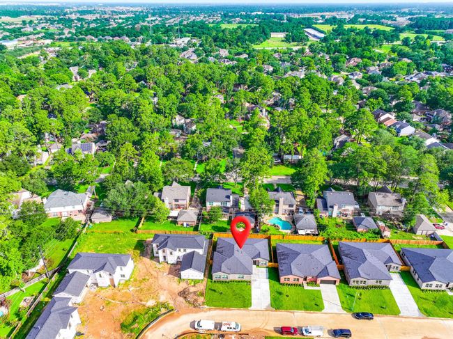 Located in a private, quiet community just minutes from city life | Image 43