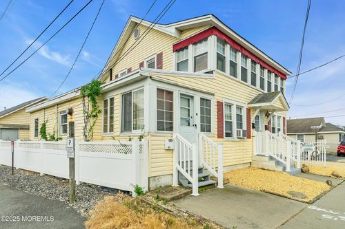222 Ocean Ave, Point Pleasant Beach, NJ, 08742-3156 | Card Image
