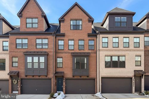 3847 Rainier Dr, FAIRFAX, VA, 22033-2986 | Card Image