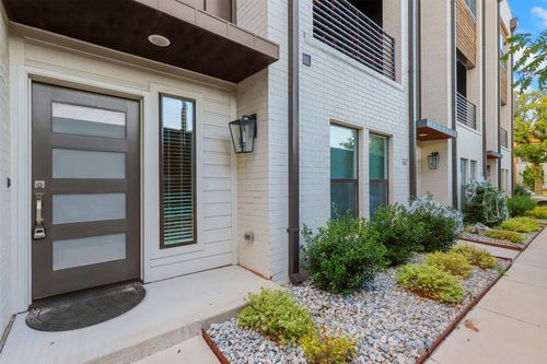 104-2733 Merrimac St, Fort Worth, TX, 76107-2299 | Card Image