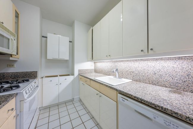 Kitchen | Image 9