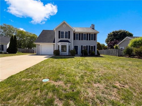 135 Brookgreen Court, Kernersville, NC, 27284 | Card Image