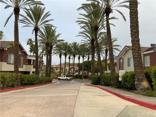 8 Santa Barbara Ct, Foothill Ranch, CA, 92610-2402 | Card Image
