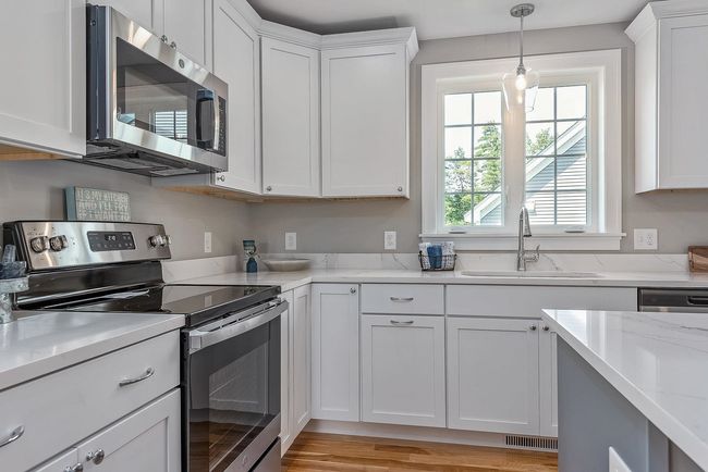 4 Cliffside Dr, Condo with 2 bedrooms, 3 bathrooms and null parking in Auburn NH | Image 12