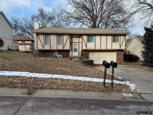 808 Pineview Dr, Papillion, NE, 68046-4731 | Card Image