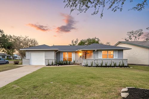 8646 Kempridge St, Houston, TX, 77080-4312 | Card Image