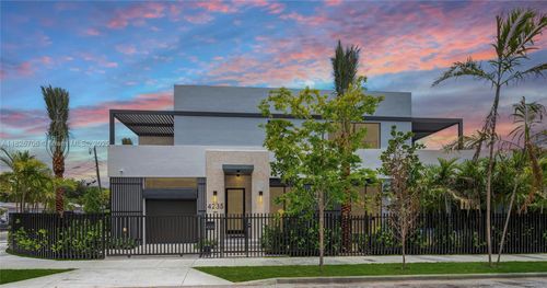 4235 Nw 1st Ave, Miami, FL, 33127-2863 | Card Image