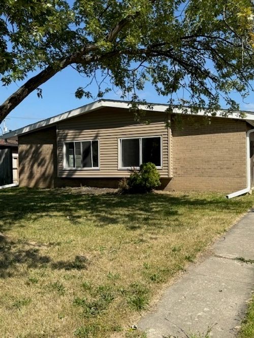 2421-b-2421-B Lewis Ave, Zion, IL, 60099-2147 | Card Image