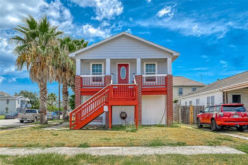 1402 51st St, Galveston, TX, 77551-4823 | Card Image