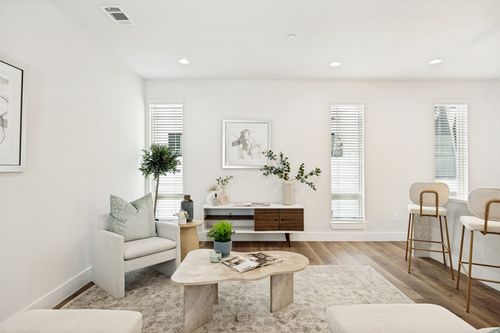 204-5637 Live Oak St, Dallas, TX, 75206-8015 | Card Image
