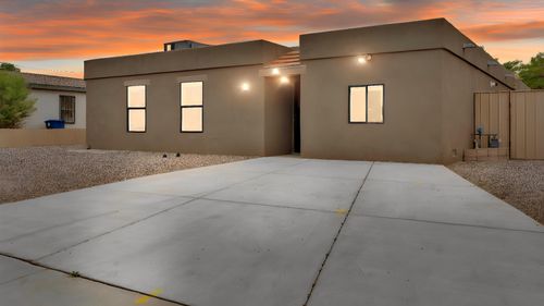 112 Hilton Avenue Nw, Albuquerque, NM, 87107 | Card Image