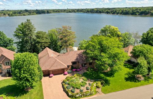 21273 Floral Bay Dr N, Forest Lake, MN, 55025-2104 | Card Image