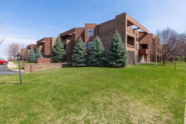 APT-306 - 2240 Midland Grove Rd, Condo with 2 bedrooms, 2 bathrooms and null parking in Roseville MN | Image 8