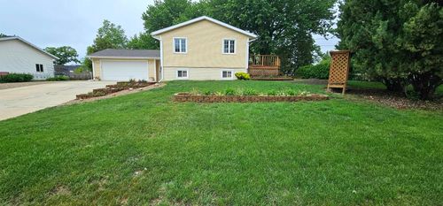 562 Jones Rd, Evansdale, IA, 50707-1568 | Card Image