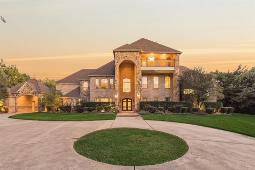 1616 Promontory Dr, Cedar Hill, TX, 75104-1529 | Card Image