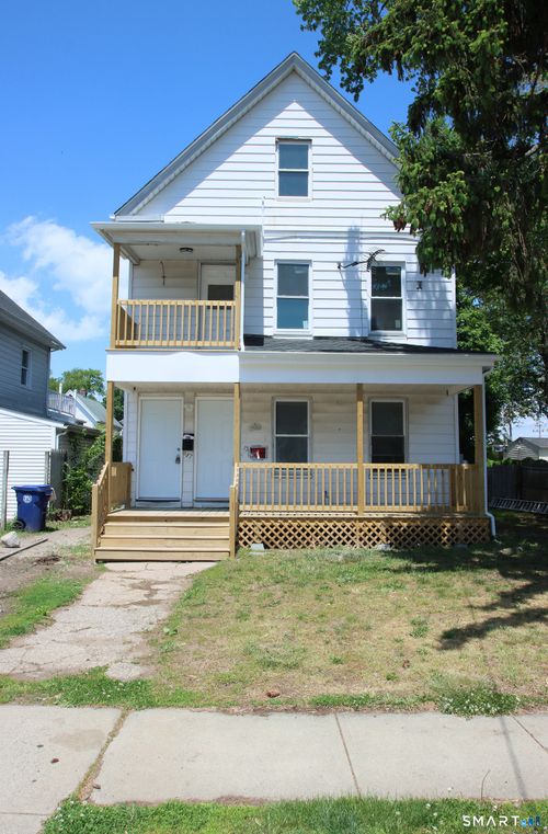 15 Walnut St, West Haven, CT, 06516-5326 | Card Image