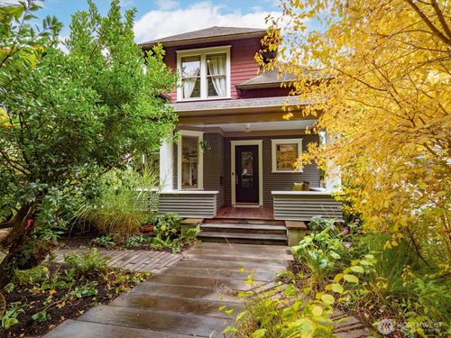 2423 8th Ave W, Seattle, WA, 98119-2516 | Card Image
