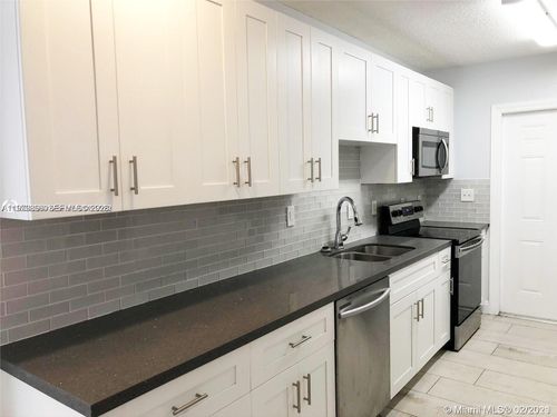 2-1235 Ne 3rd Ave, Fort Lauderdale, FL, 33304-1918 | Card Image