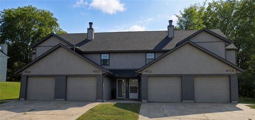 448 Ne Churchill Street, Lee's Summit, MO, 64086 | Card Image