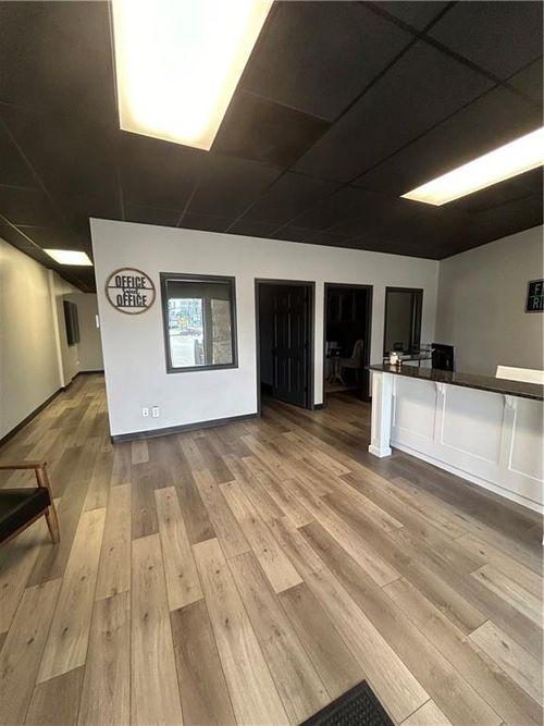 1412 Sw State Route 7, Blue Springs, MO, 64014-3544 | Card Image