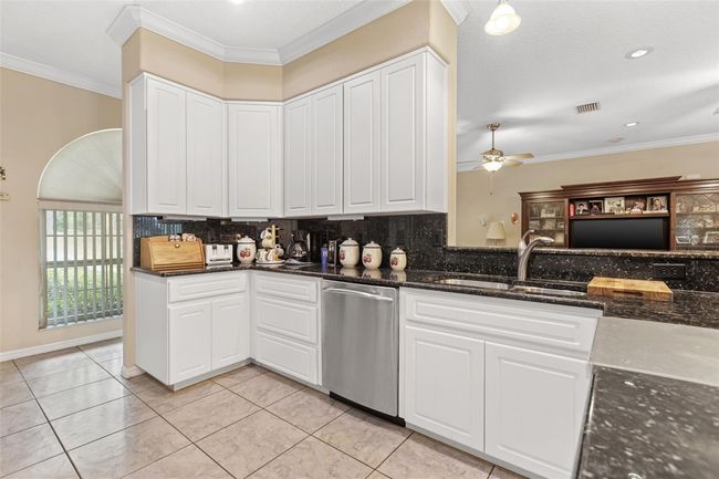 Kitchen | Image 18