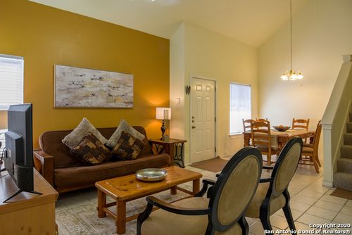 161-161 Chapel Hill Cir, San Antonio, TX, 78240-3977 | Card Image