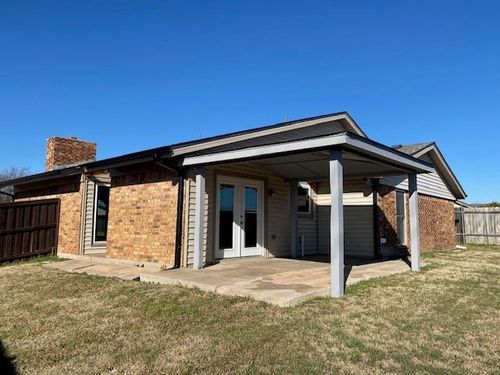 6801 Sw Fenwick Ave, Lawton, OK, 73505-7414 | Card Image