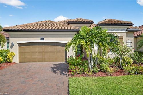 28076 Foxrock Ct, BONITA SPRINGS, FL, 34135-9137 | Card Image