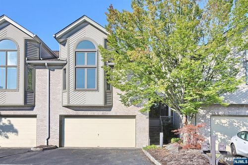 t154-814 Hemlock Ct, Norwood, NJ, 07648-2011 | Card Image